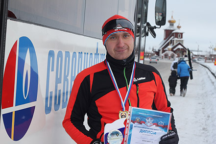 Alexander Fominichev, an employee of OJSC Severneftegazprom, won a mass ski race “Ski Track of Russia 2016”