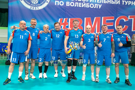 The first victory in the Arctic charity volleyball tournament «Cup of the Governor of Yamal 2021»